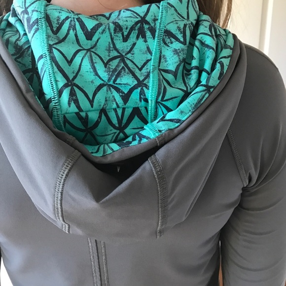 Ivivva reversible sweatshirt, size 12, EUC - Picture 3 of 4